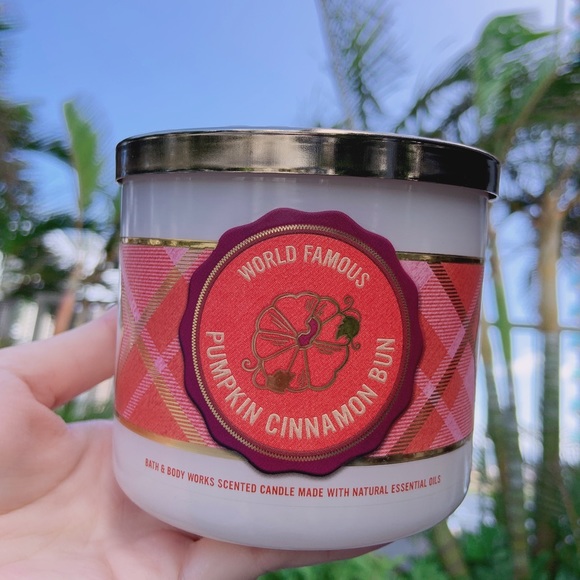 Bath & Body Works Pumpkin Cinnamon bun candle - Picture 6 of 10